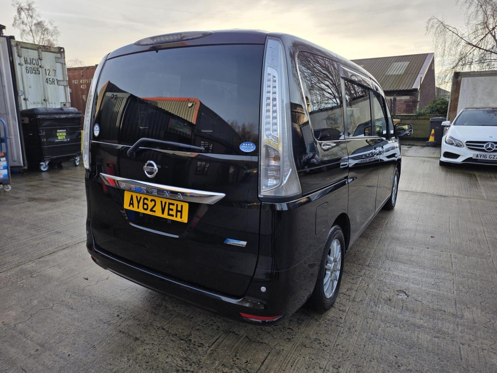 Nissan Serena 2.0 S-Hybrid 20X Highway Star Auto