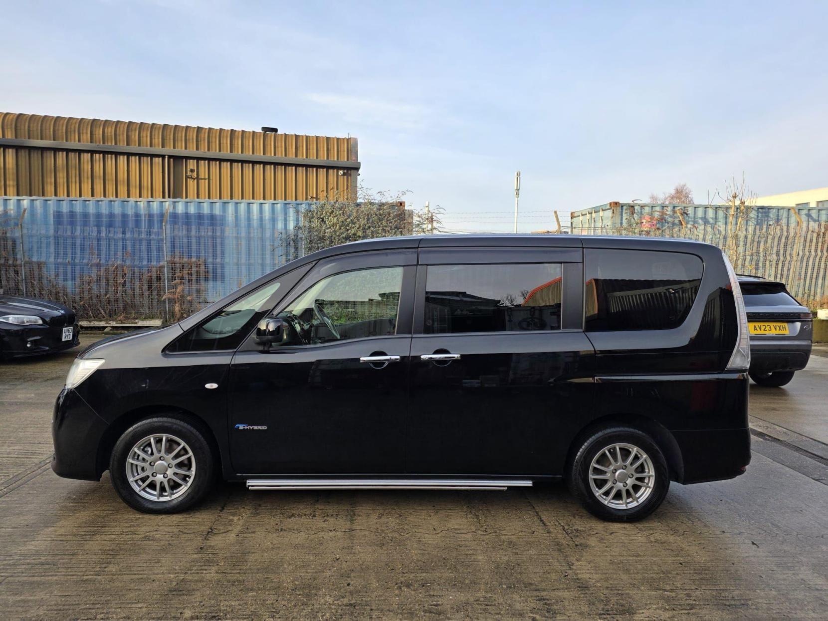 Nissan Serena 2.0 S-Hybrid 20X Highway Star Auto