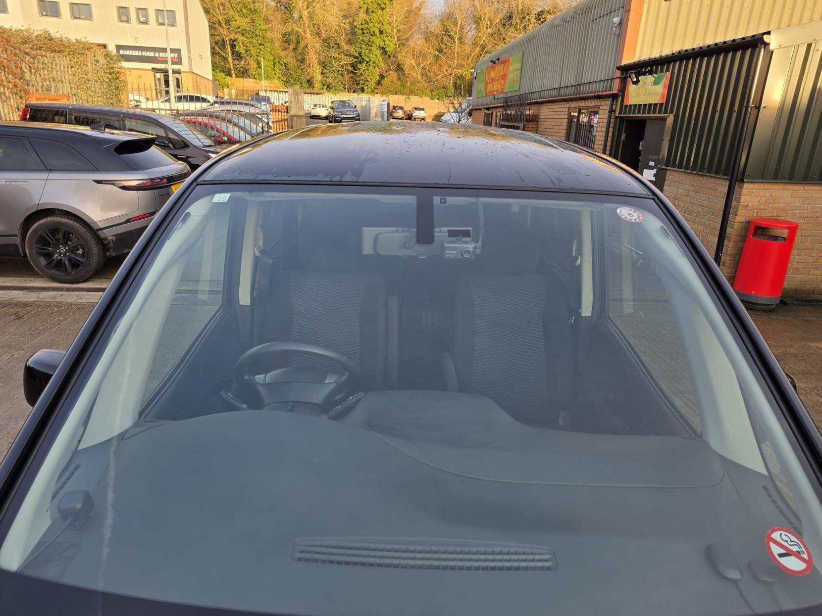 Nissan Serena 2.0 S-Hybrid 20X Highway Star Auto