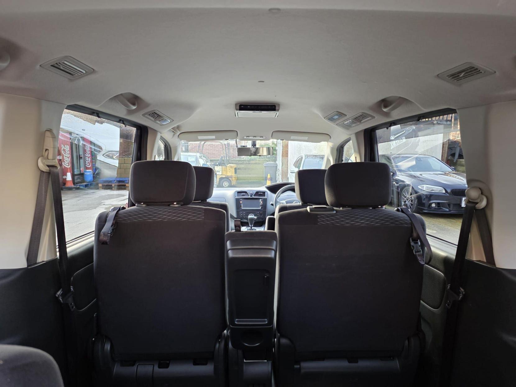 Nissan Serena 2.0 S-Hybrid 20X Highway Star Auto