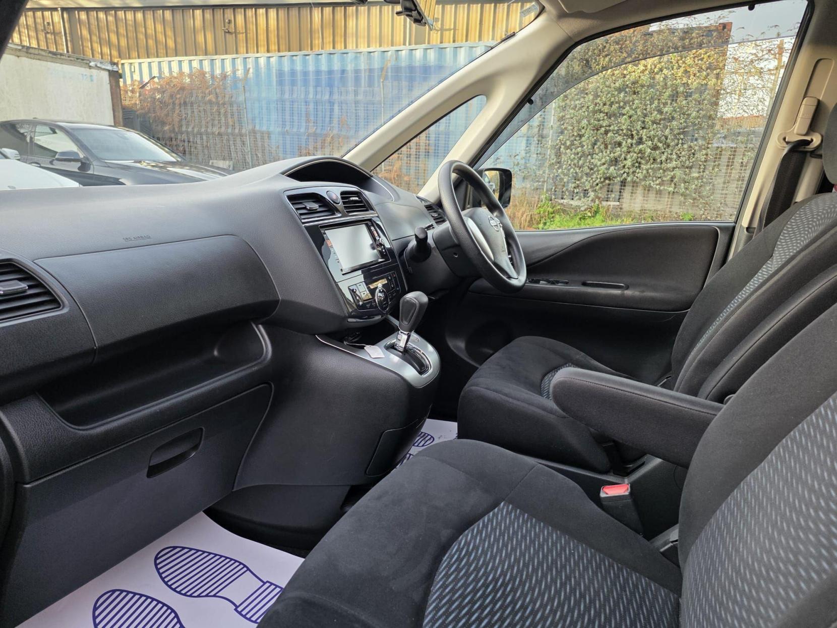 Nissan Serena 2.0 S-Hybrid 20X Highway Star Auto