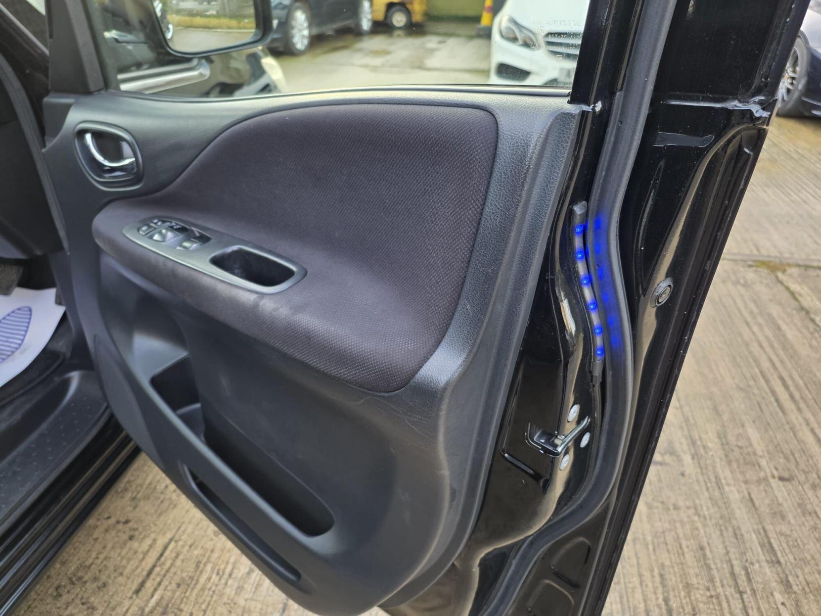 Nissan Serena 2.0 S-Hybrid 20X Highway Star Auto