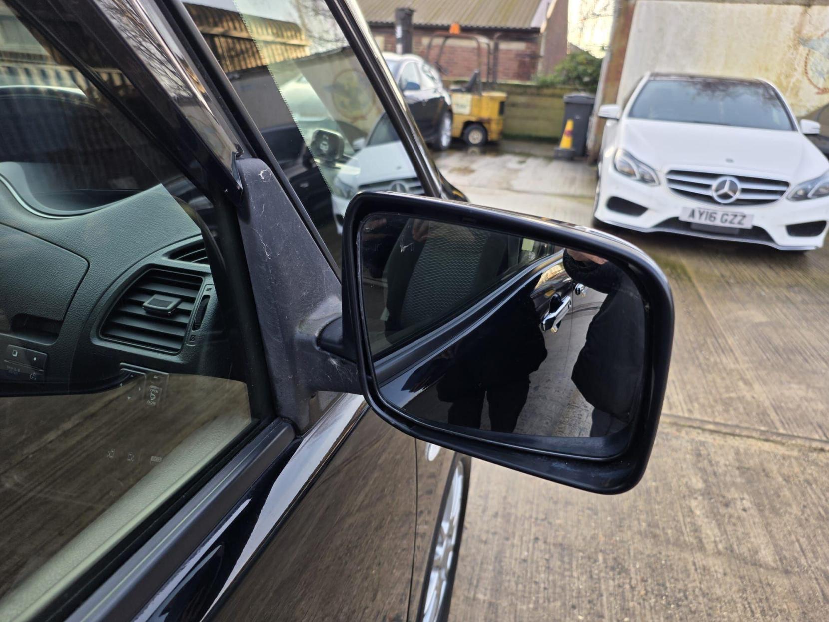 Nissan Serena 2.0 S-Hybrid 20X Highway Star Auto