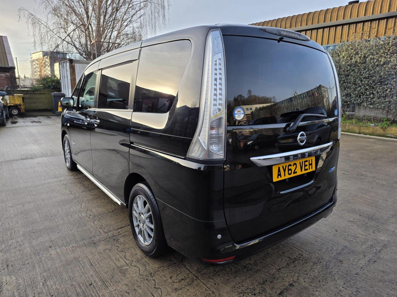 Nissan Serena 2.0 S-Hybrid 20X Highway Star Auto