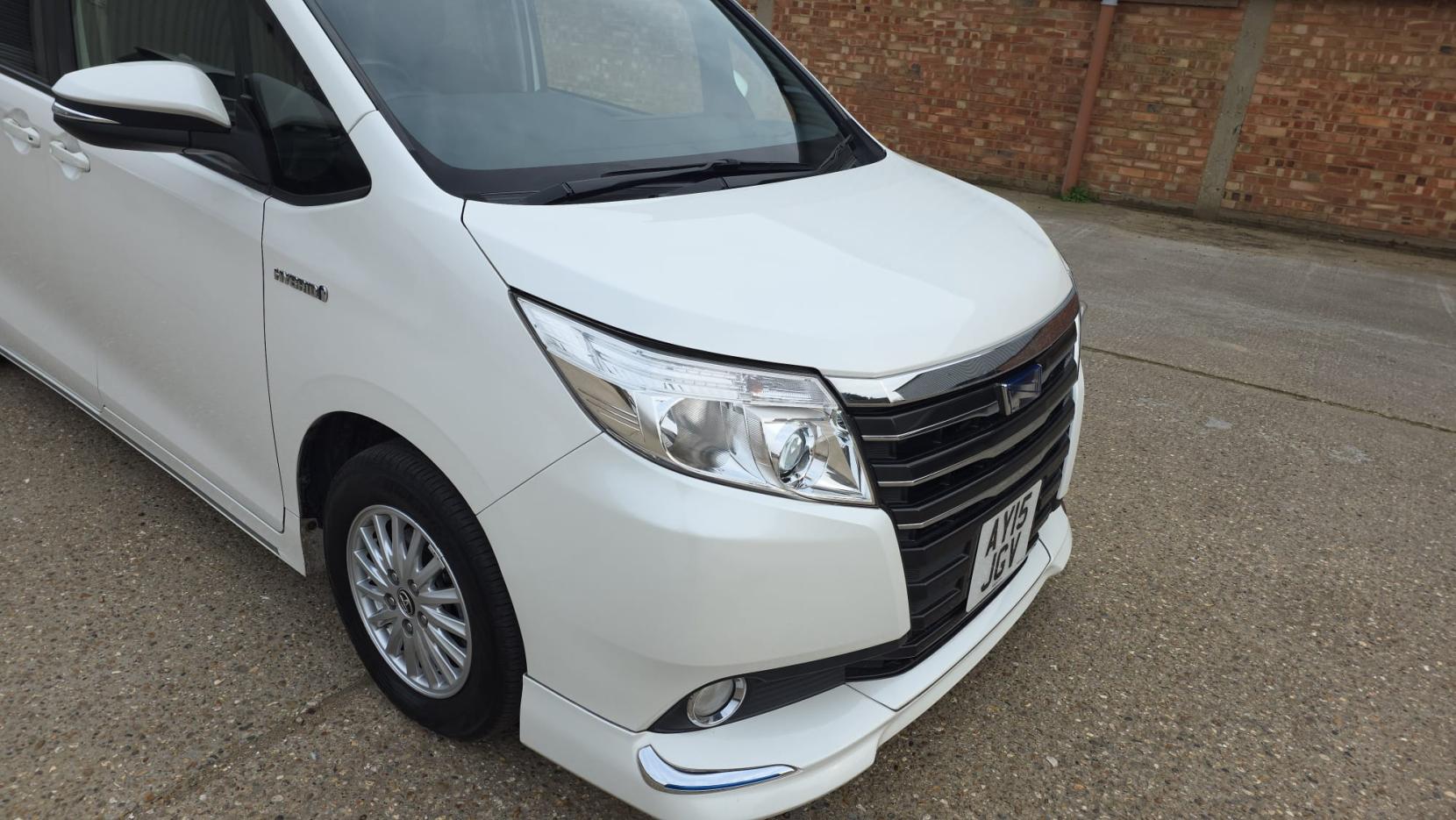 Toyota Noah 1.8L Hybrid G ZWR80
