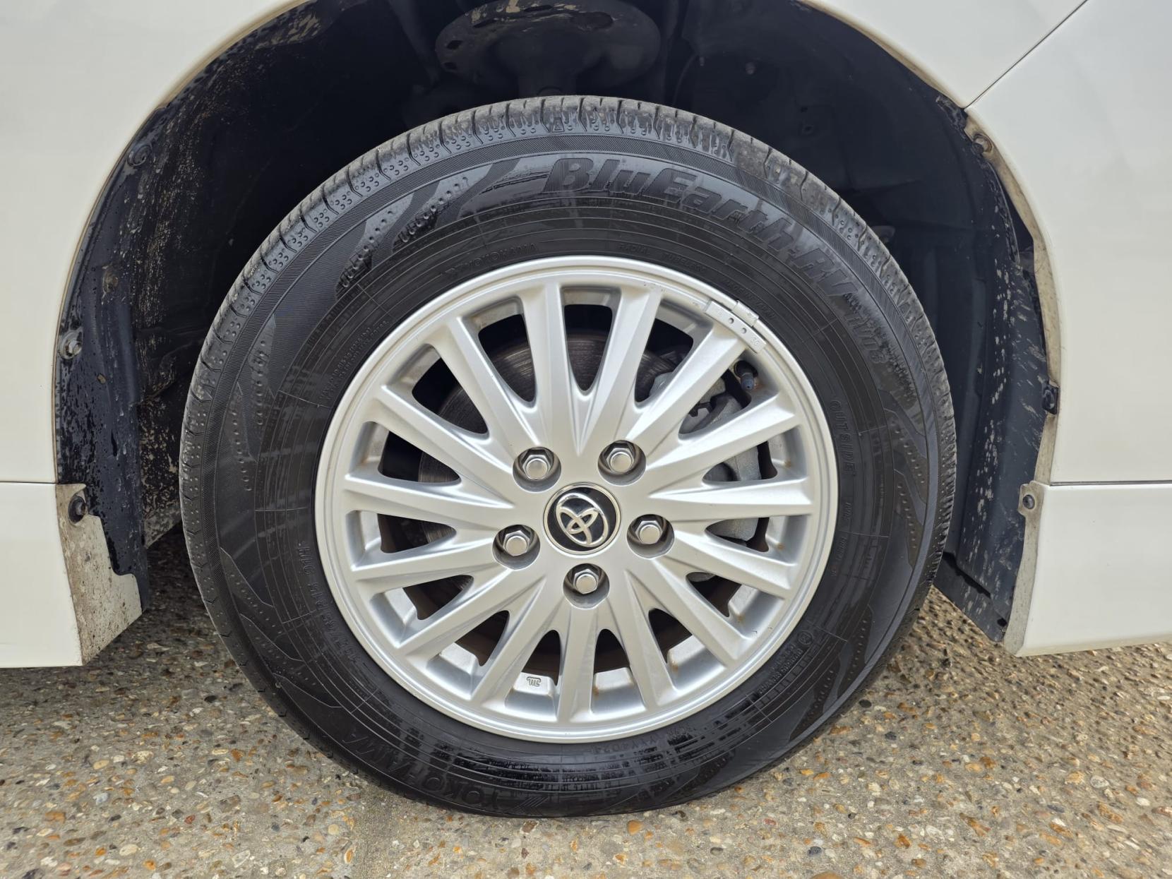 Toyota Noah 1.8L Hybrid G ZWR80