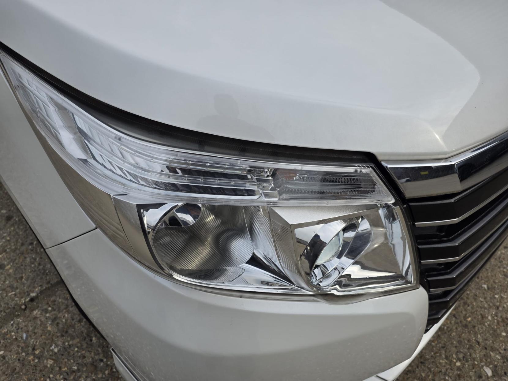 Toyota Noah 1.8L Hybrid G ZWR80