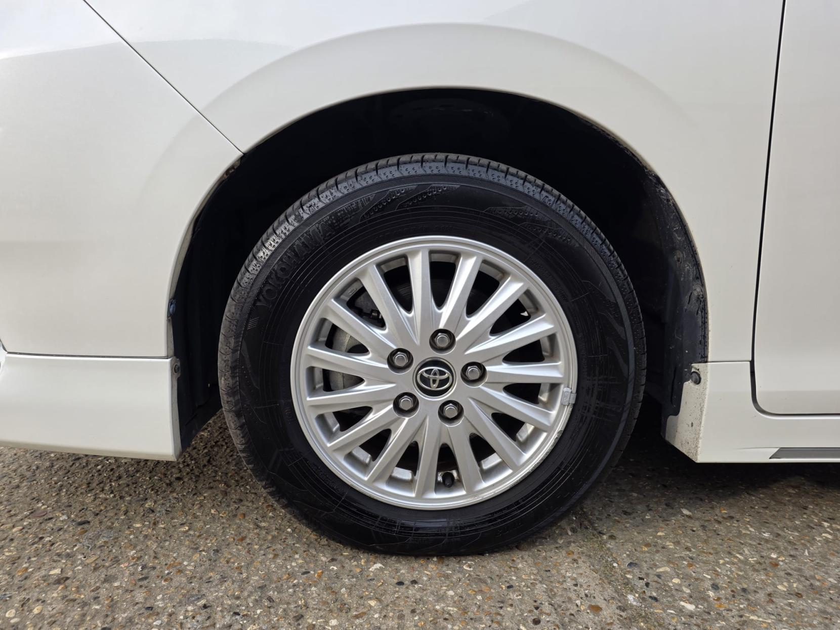 Toyota Noah 1.8L Hybrid G ZWR80