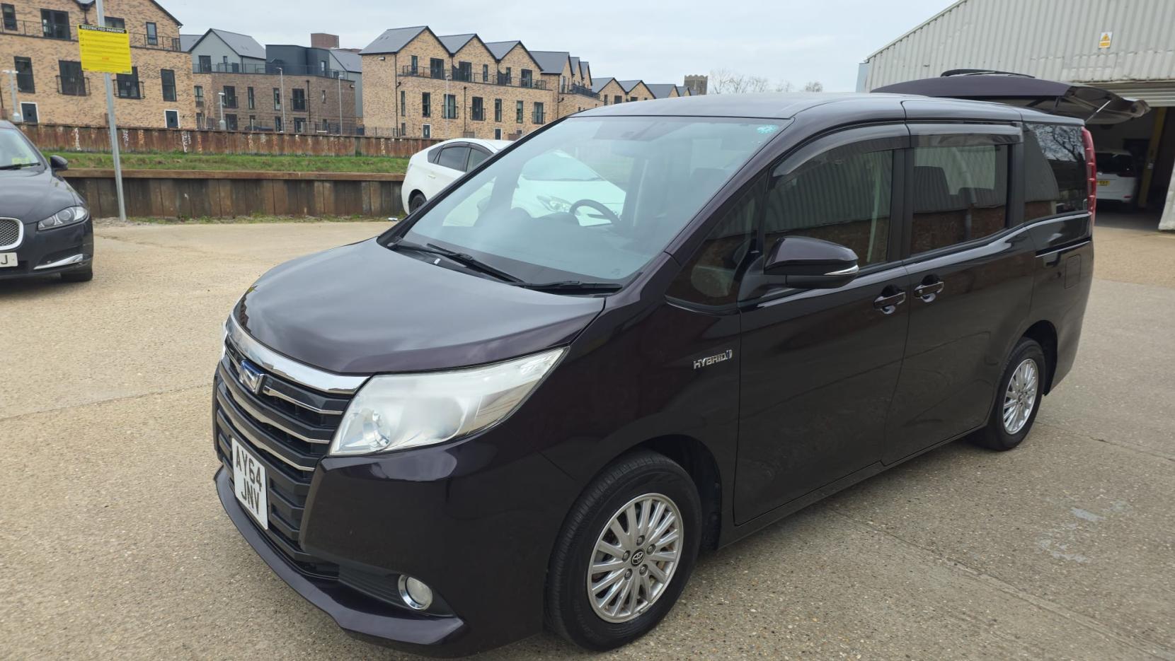 Toyota Noah 1.8L