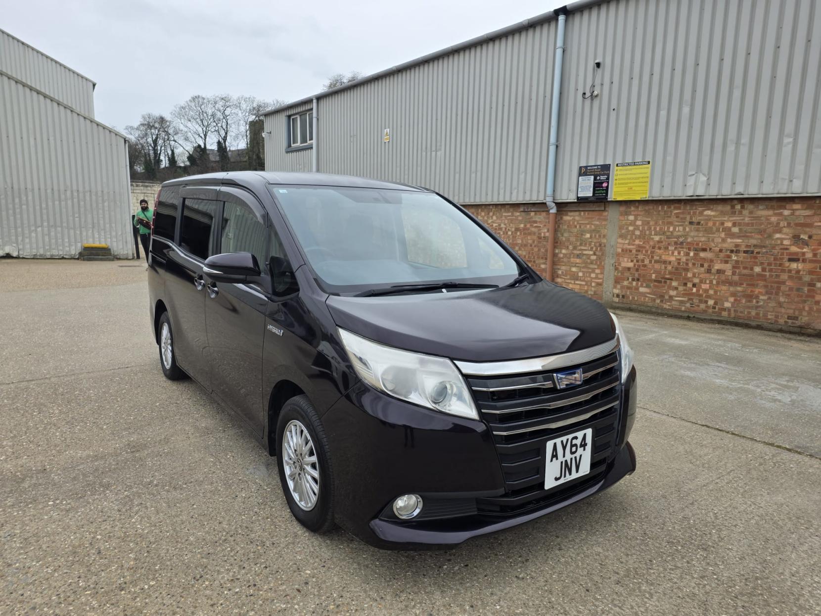 Toyota Noah 1.8L