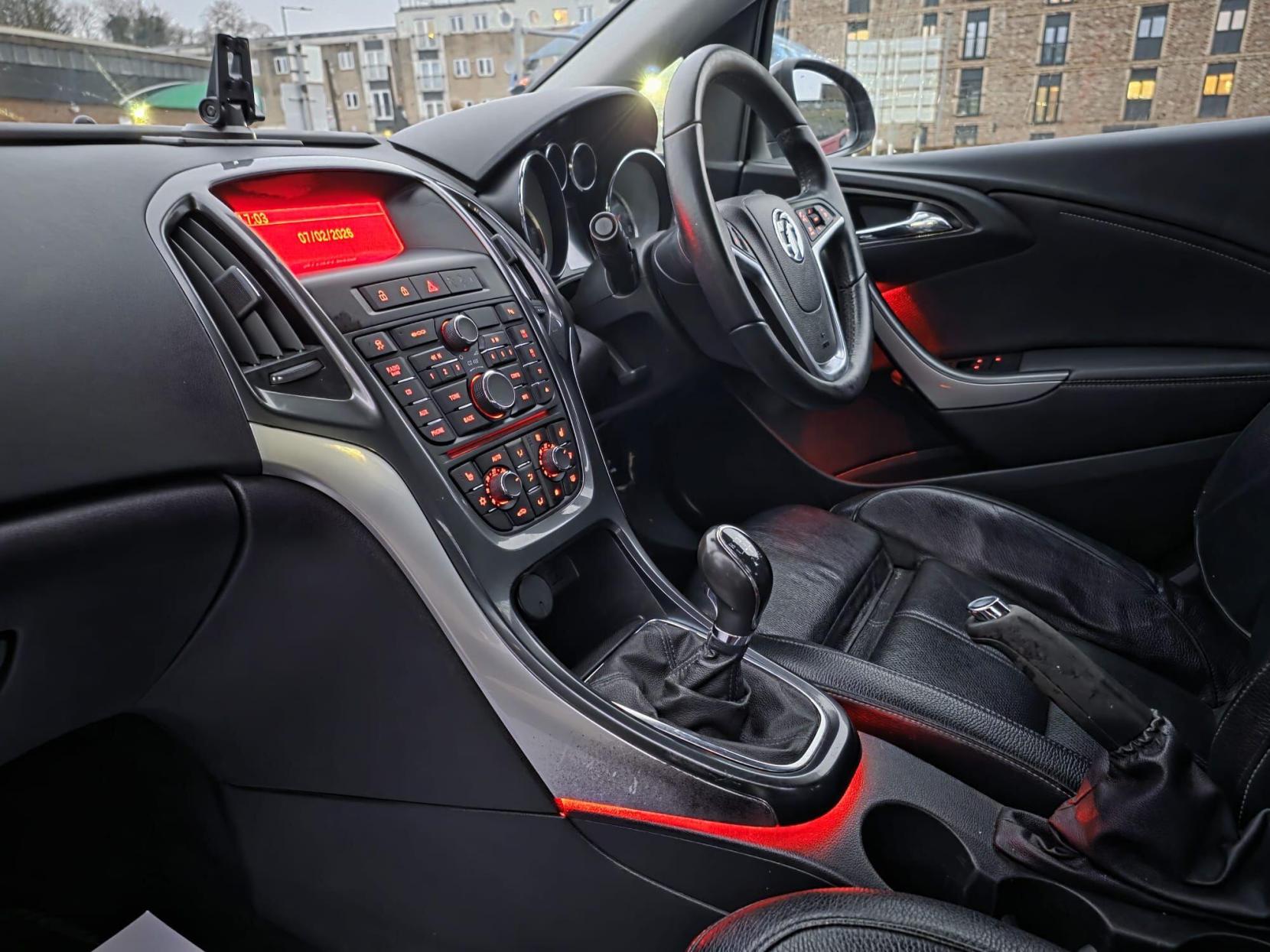 Vauxhall Astra 2.0 CDTi ecoFLEX Elite Euro 5 (s/s) 5dr