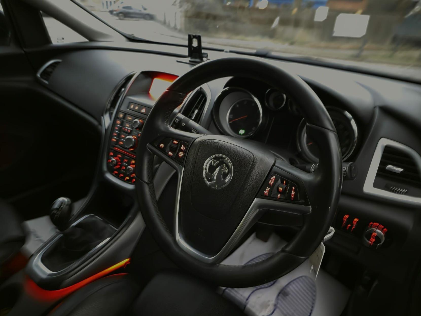 Vauxhall Astra 2.0 CDTi ecoFLEX Elite Euro 5 (s/s) 5dr