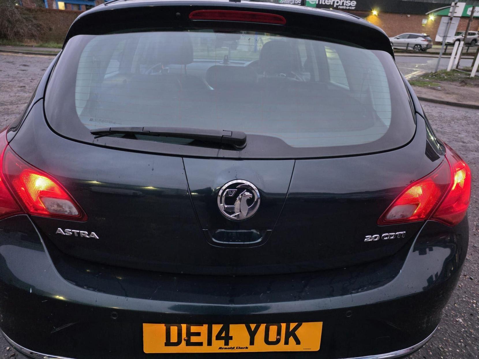 Vauxhall Astra 2.0 CDTi ecoFLEX Elite Euro 5 (s/s) 5dr