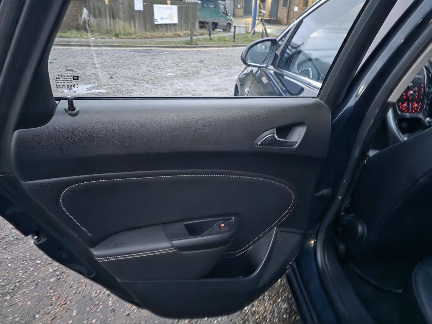 Vauxhall Astra 2.0 CDTi ecoFLEX Elite Euro 5 (s/s) 5dr