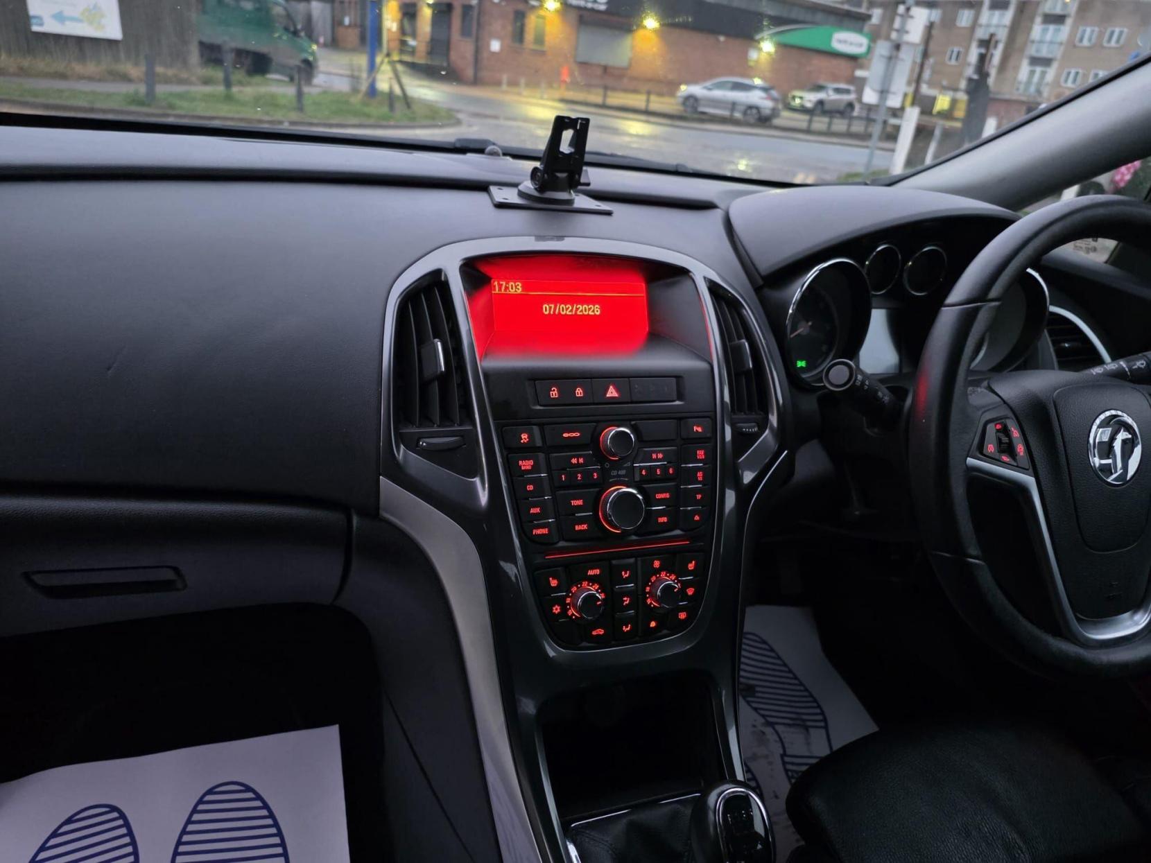 Vauxhall Astra 2.0 CDTi ecoFLEX Elite Euro 5 (s/s) 5dr