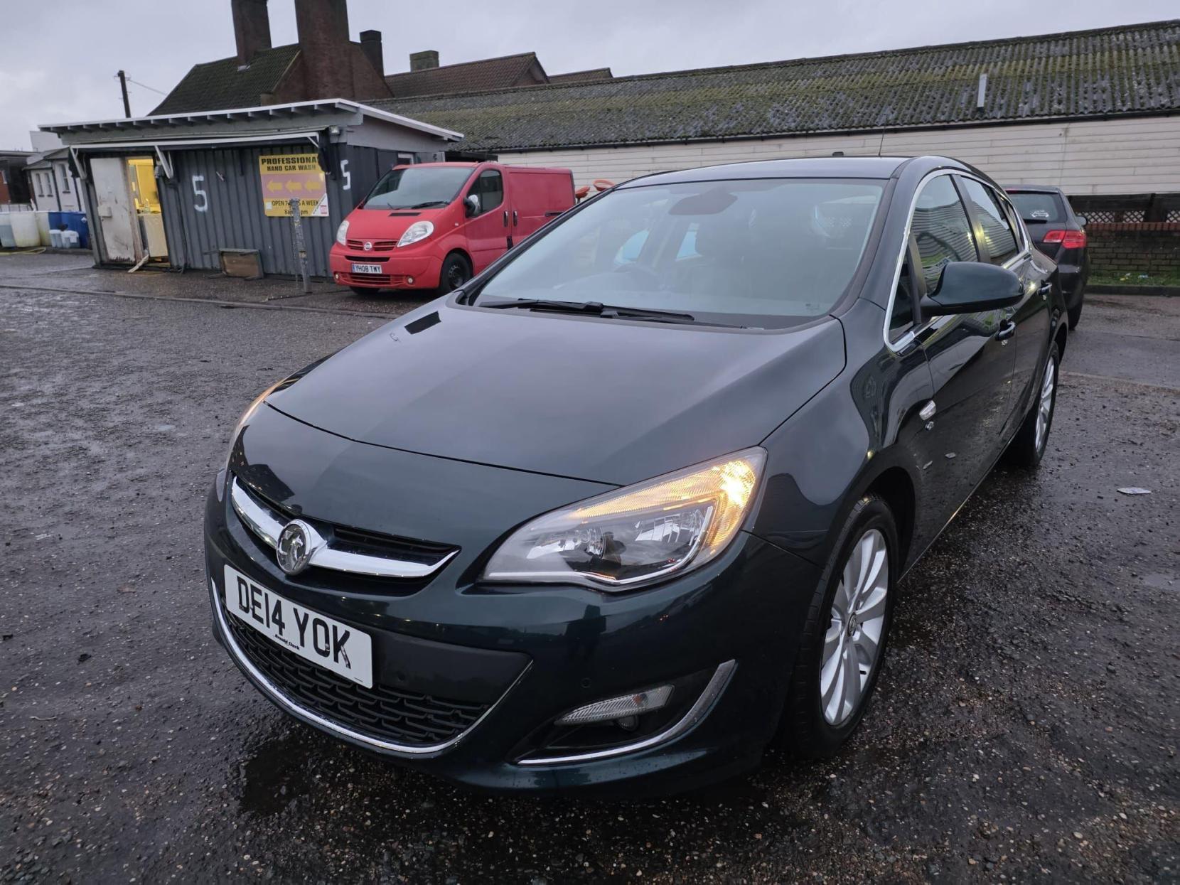 Vauxhall Astra 2.0 CDTi ecoFLEX Elite Euro 5 (s/s) 5dr