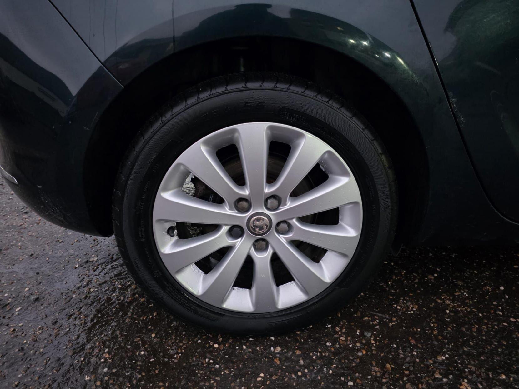 Vauxhall Astra 2.0 CDTi ecoFLEX Elite Euro 5 (s/s) 5dr