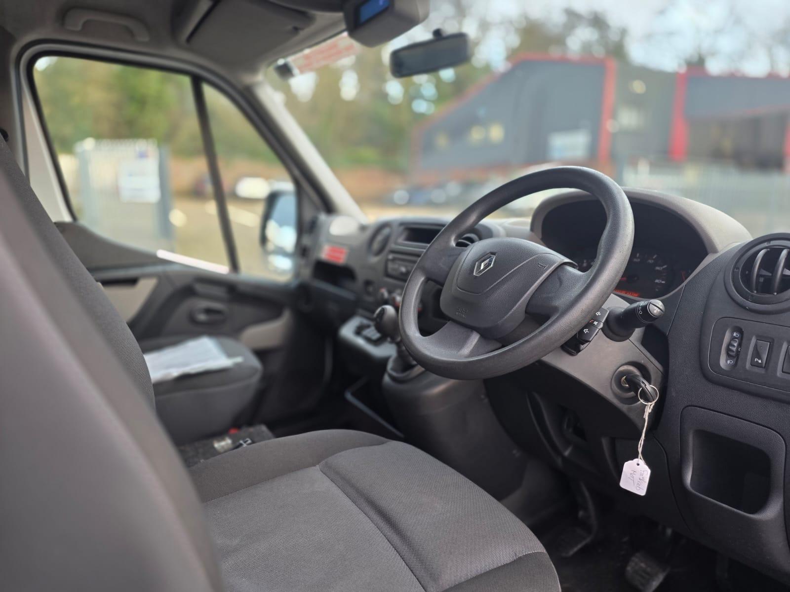 Renault Master 2.3 dCi ENERGY 35 eco2 Panel Van 5dr Diesel Manual FWD LWB High Roof Euro 5 (s/s) (100 ps)