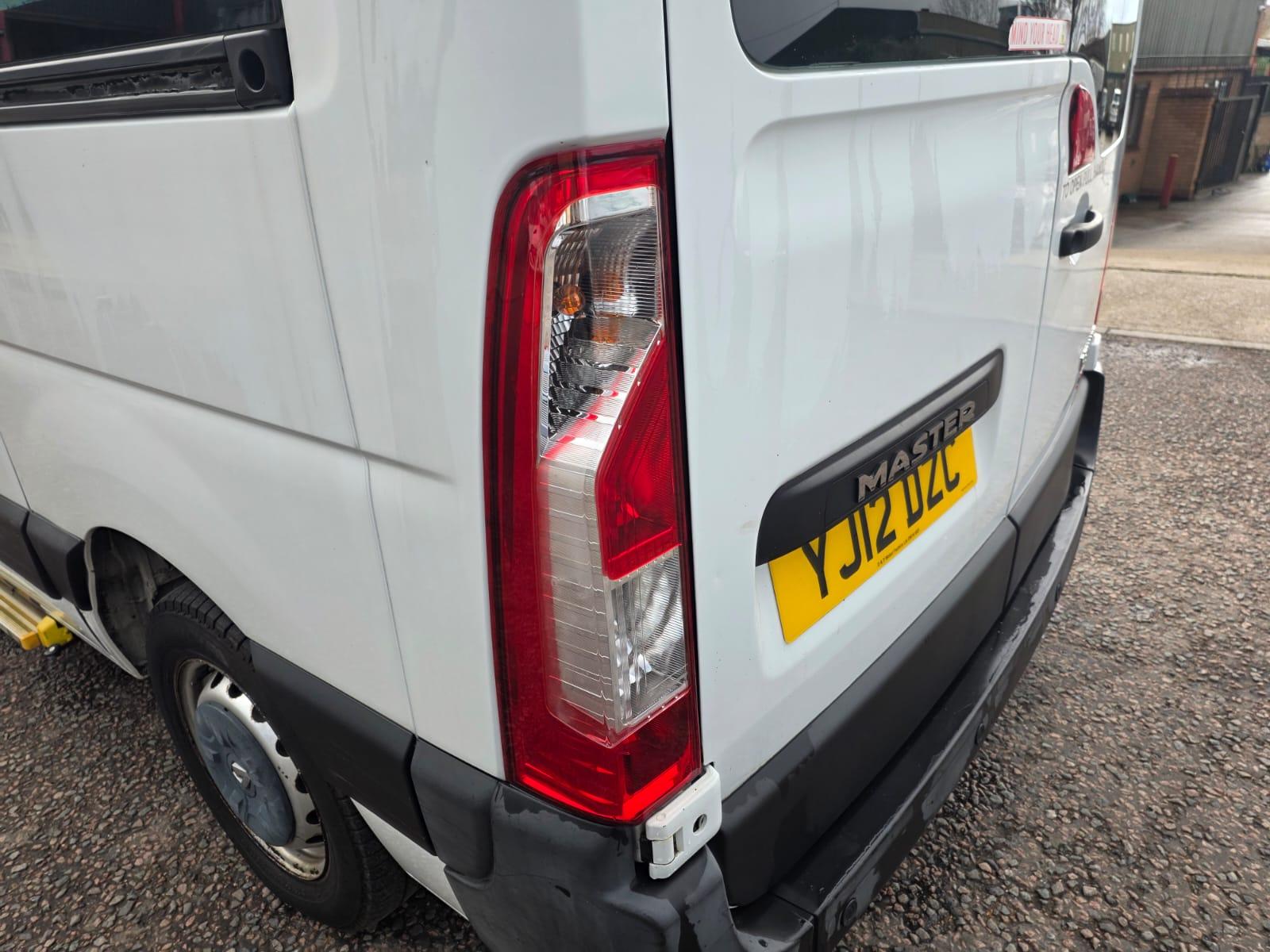 Renault Master 2.3 dCi ENERGY 35 eco2 Panel Van 5dr Diesel Manual FWD LWB High Roof Euro 5 (s/s) (100 ps)