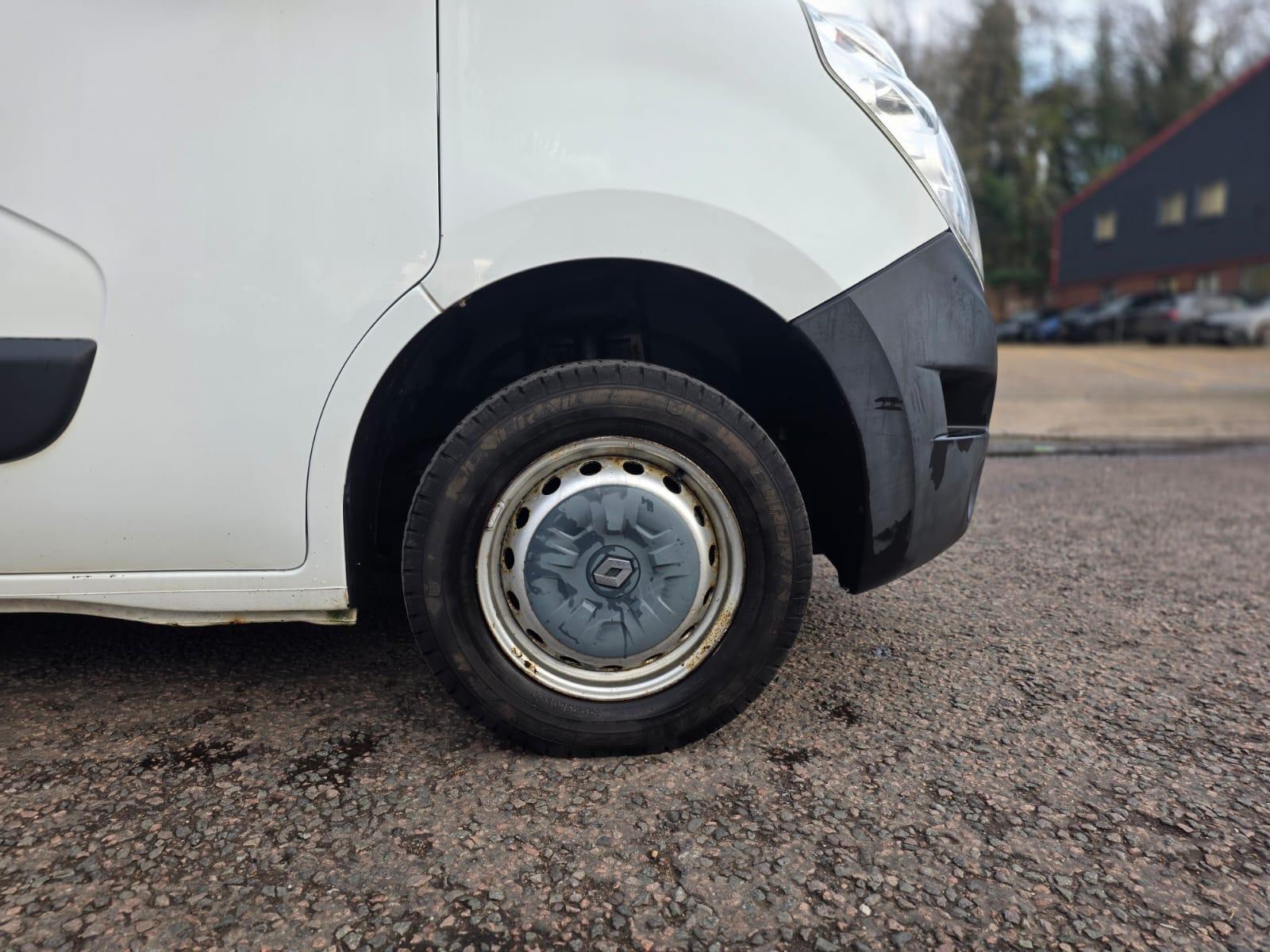 Renault Master 2.3 dCi ENERGY 35 eco2 Panel Van 5dr Diesel Manual FWD LWB High Roof Euro 5 (s/s) (100 ps)